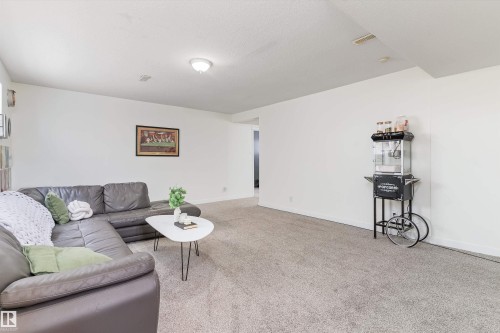 23 Grayridge Bay, Stony Plain, AB - Indoor Photo Showing Living Room