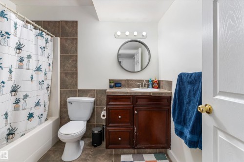 23 Grayridge Bay, Stony Plain, AB - Indoor Photo Showing Bathroom
