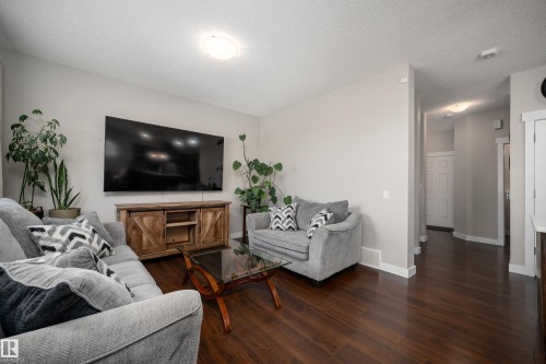 3222 Chernowski Way, Edmonton, AB - Indoor Photo Showing Living Room