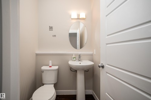 3222 Chernowski Way, Edmonton, AB - Indoor Photo Showing Bathroom