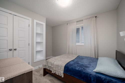 3222 Chernowski Way, Edmonton, AB - Indoor Photo Showing Bedroom
