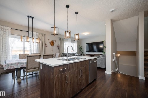 3222 Chernowski Way, Edmonton, AB - Indoor Photo Showing Kitchen With Double Sink