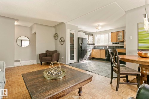 9203 76 Street, Edmonton, AB - Indoor