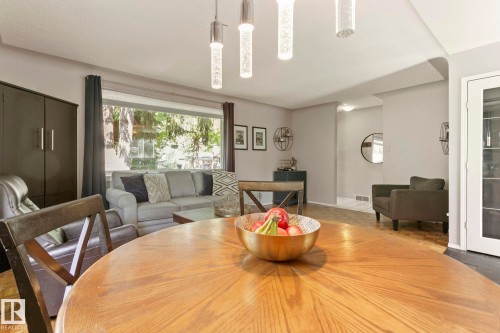 9203 76 Street, Edmonton, AB - Indoor