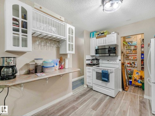 1102 Saddleback Road, Edmonton, AB - Indoor