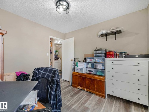 1102 Saddleback Road, Edmonton, AB - Indoor