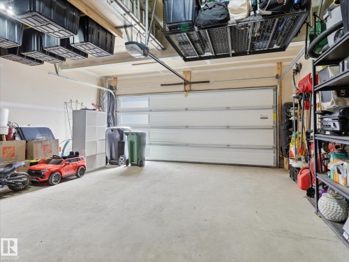 8420 Cushing Court, Edmonton, AB - Indoor Photo Showing Garage