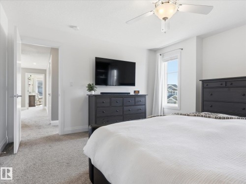 8420 Cushing Court, Edmonton, AB - Indoor Photo Showing Bedroom