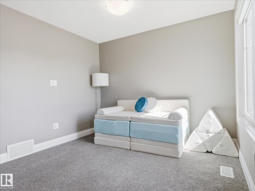 8420 Cushing Court, Edmonton, AB - Indoor Photo Showing Bedroom