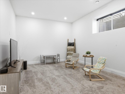 8420 Cushing Court, Edmonton, AB - Indoor