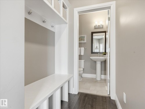 8420 Cushing Court, Edmonton, AB - Indoor