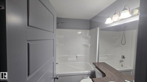 3617 Weidle Bend Bend, Edmonton, AB - Indoor Photo Showing Bathroom
