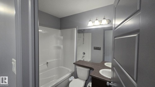 3617 Weidle Bend Bend, Edmonton, AB - Indoor Photo Showing Bathroom