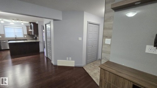 3617 Weidle Bend Bend, Edmonton, AB - Indoor Photo Showing Kitchen