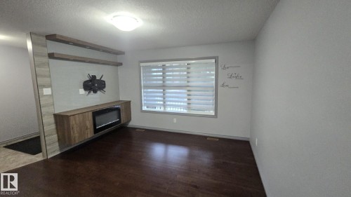 3617 Weidle Bend Bend, Edmonton, AB - Indoor Photo Showing Other Room