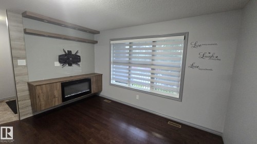 3617 Weidle Bend Bend, Edmonton, AB - Indoor With Fireplace