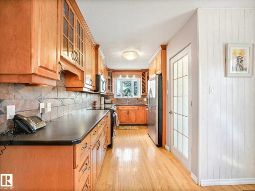12303 131 Avenue, Edmonton, AB - Indoor Photo Showing Kitchen