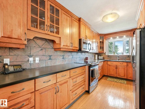 12303 131 Avenue, Edmonton, AB - Indoor Photo Showing Kitchen