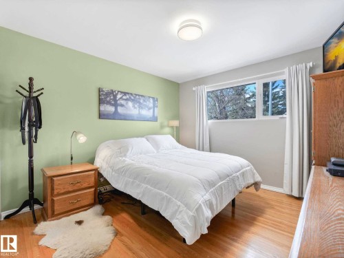 12303 131 Avenue, Edmonton, AB - Indoor Photo Showing Bedroom