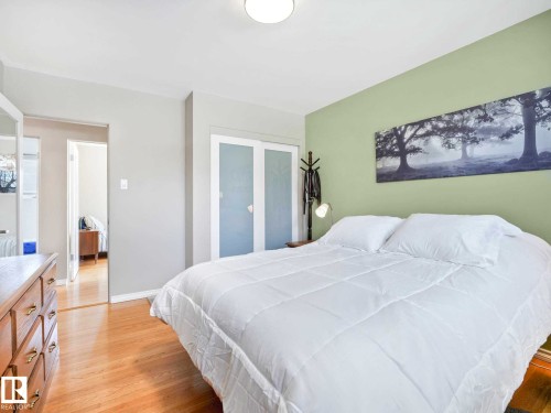 12303 131 Avenue, Edmonton, AB - Indoor Photo Showing Bedroom