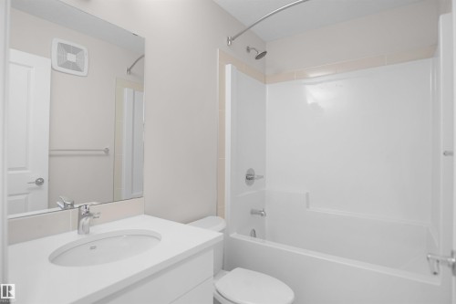7002 50A Avenue, Beaumont, AB - Indoor Photo Showing Bathroom