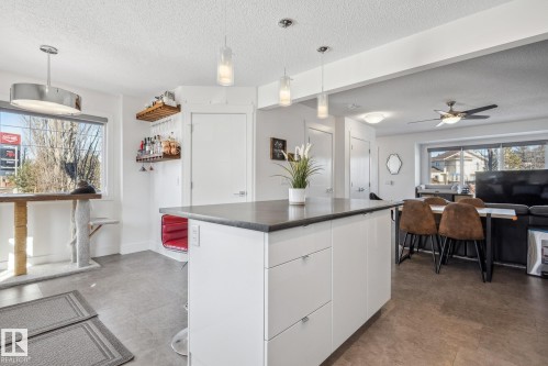 76 330 Bulyea Road, Edmonton, AB - Indoor