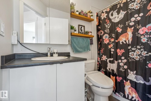 76 330 Bulyea Road, Edmonton, AB - Indoor Photo Showing Bathroom