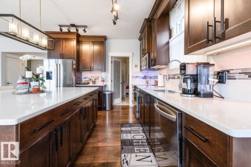 357 Simpkins Wynd, Leduc, AB - Indoor Photo Showing Kitchen With Upgraded Kitchen