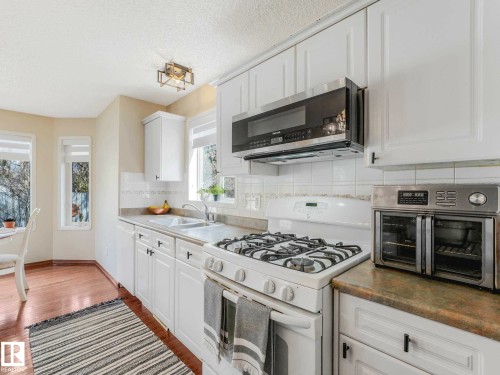 18508 50 Avenue, Edmonton, AB - Indoor Photo Showing Kitchen With Upgraded Kitchen