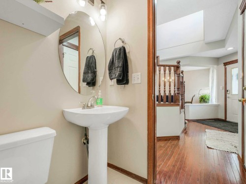 18508 50 Avenue, Edmonton, AB - Indoor Photo Showing Bathroom