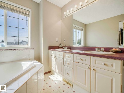 18508 50 Avenue, Edmonton, AB - Indoor Photo Showing Bathroom