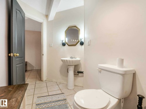 18508 50 Avenue, Edmonton, AB - Indoor Photo Showing Bathroom