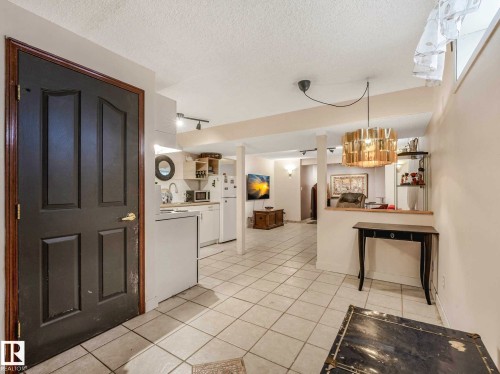 18508 50 Avenue, Edmonton, AB - Indoor