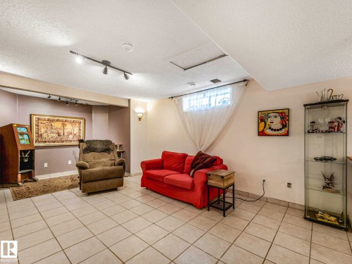 18508 50 Avenue, Edmonton, AB - Indoor