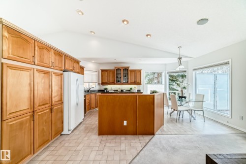 38 920 119 Street, Edmonton, AB - Indoor Photo Showing Kitchen