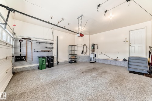38 920 119 Street, Edmonton, AB - Indoor Photo Showing Garage
