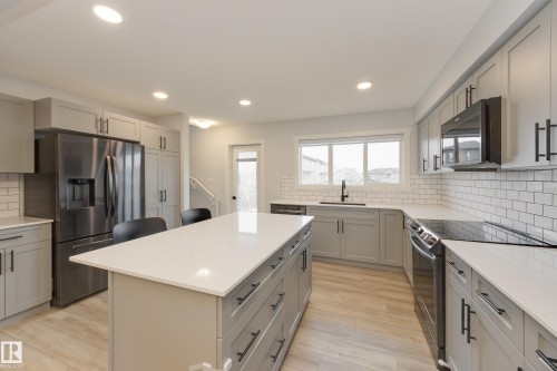 19620 27 Avenue, Edmonton, AB - Indoor Photo Showing Kitchen With Stainless Steel Kitchen With Upgraded Kitchen