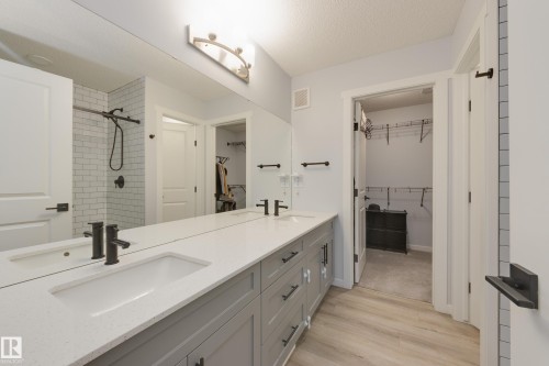19620 27 Avenue, Edmonton, AB - Indoor Photo Showing Bathroom