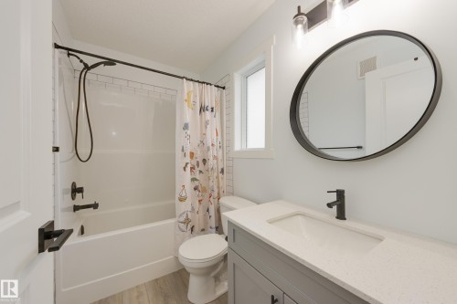 19620 27 Avenue, Edmonton, AB - Indoor Photo Showing Bathroom