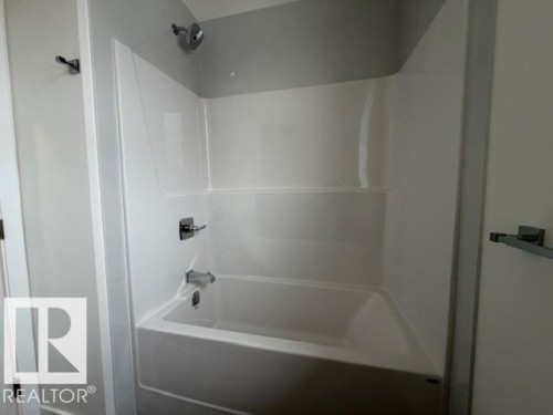 4207 55 Avenue, Lamont, AB - Indoor Photo Showing Bathroom