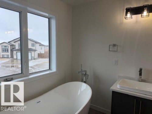 4207 55 Avenue, Lamont, AB - Indoor Photo Showing Bathroom