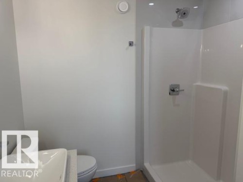 4207 55 Avenue, Lamont, AB - Indoor Photo Showing Bathroom