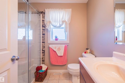 4431 48 Avenue, Clyde, AB - Indoor Photo Showing Bathroom