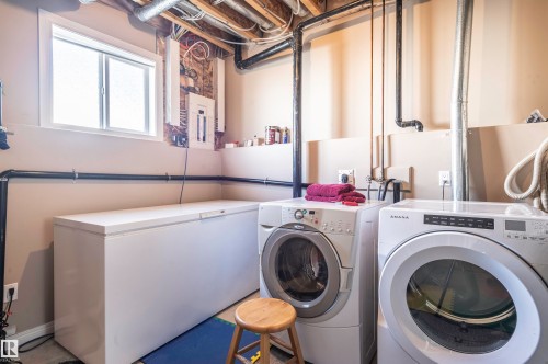 4431 48 Avenue, Clyde, AB - Indoor Photo Showing Laundry Room