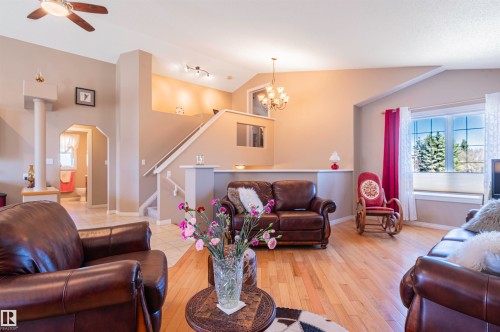 4431 48 Avenue, Clyde, AB - Indoor Photo Showing Living Room