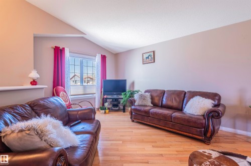 4431 48 Avenue, Clyde, AB - Indoor Photo Showing Living Room