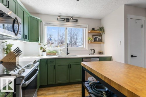 67 Lorraine Crescent, St. Albert, AB - Indoor Photo Showing Kitchen