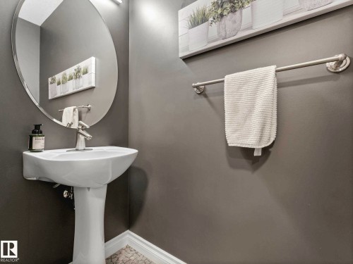 8908 208 Street, Edmonton, AB - Indoor Photo Showing Bathroom