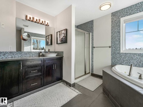 8908 208 Street, Edmonton, AB - Indoor Photo Showing Bathroom