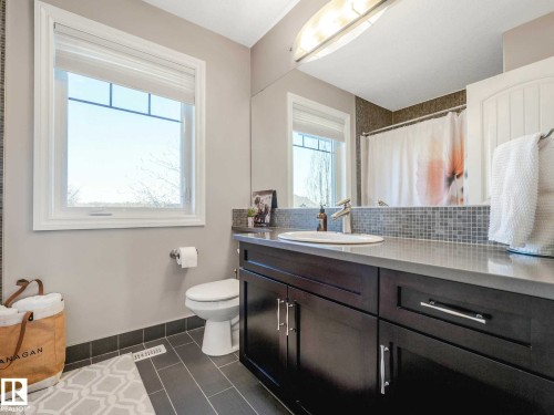 8908 208 Street, Edmonton, AB - Indoor Photo Showing Bathroom
